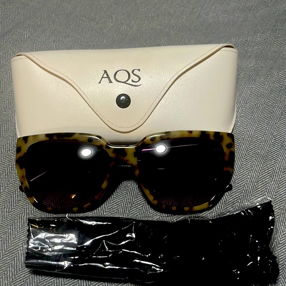 Accessories - Authentic AQS Woman’s Sunglasses